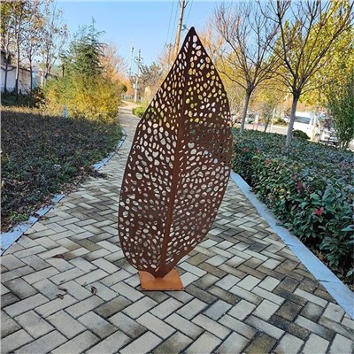 Āra modernās mākslas metāla skulptūra