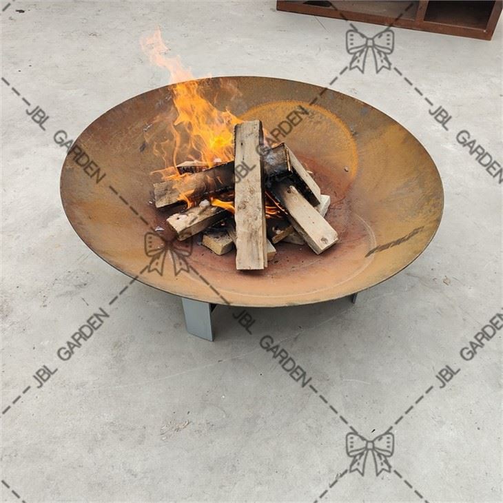 Klasiska dizaina Rust Fire Pit