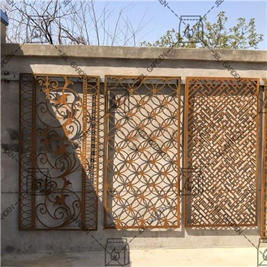 Dārza ekrāna starpsiena dekoriem