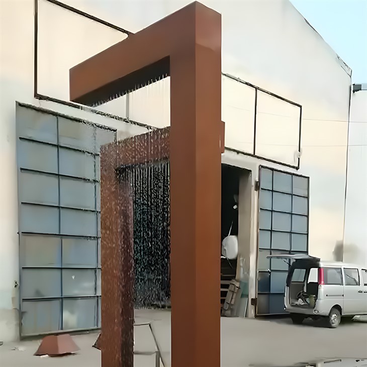 Mūsdienīga ūdens tērauda strūklaka