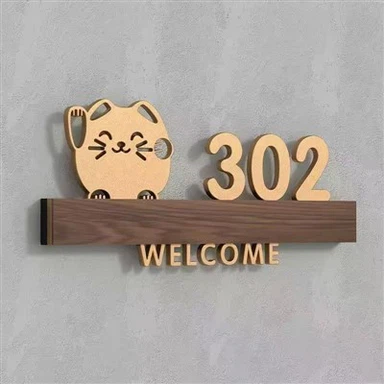 Metāla minimālistiska un burvīga durvju zīme